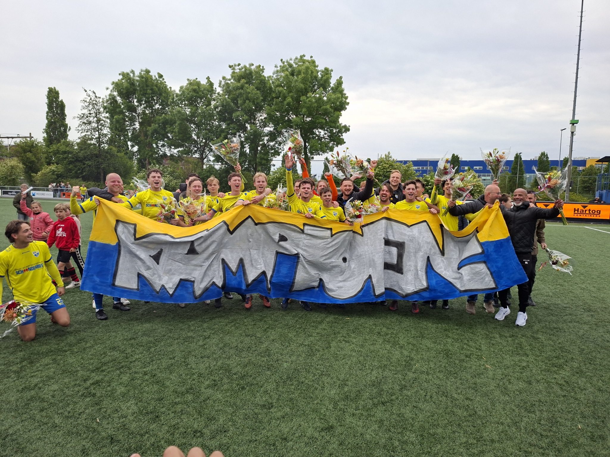 Eerste elftal kampioen